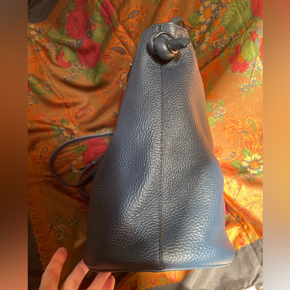Radley London dark navy bucket bag - Picture 4 of 11